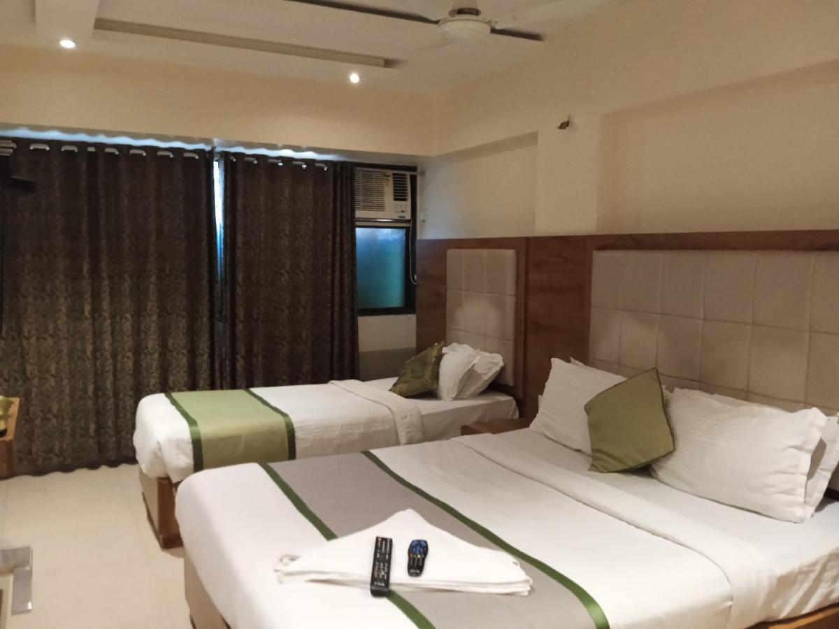 Fabhotel Regal Inn Bombaim Exterior foto