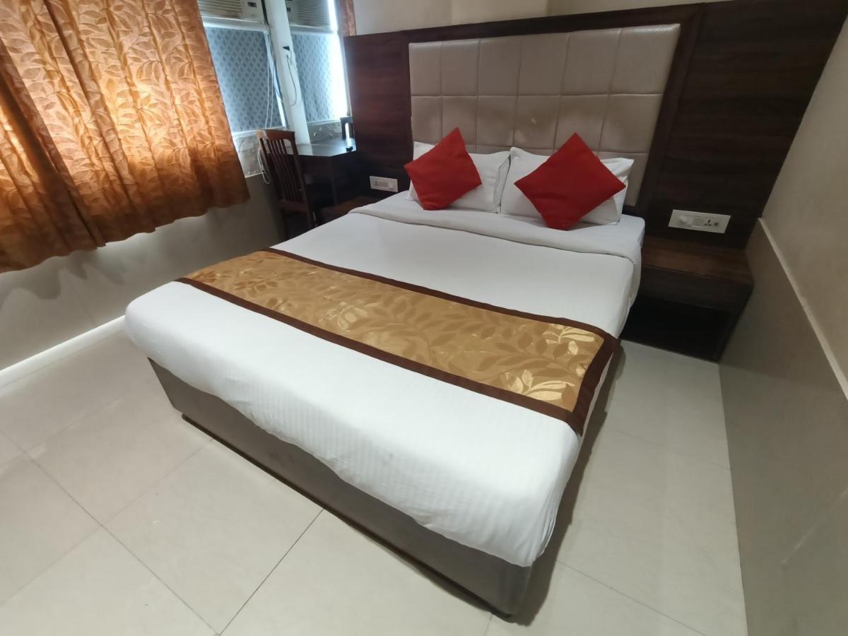 Fabhotel Regal Inn Bombaim Exterior foto