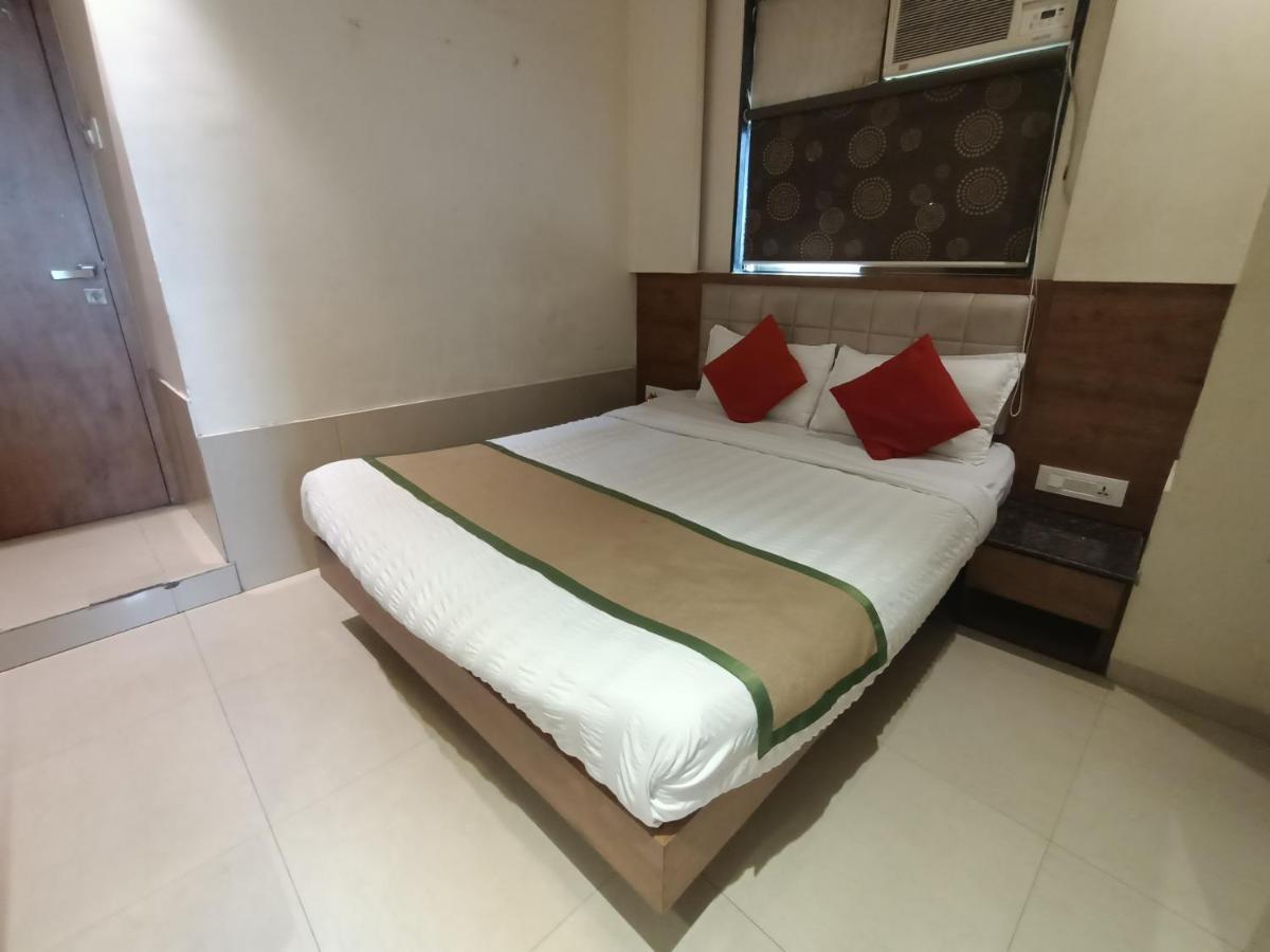 Fabhotel Regal Inn Bombaim Exterior foto
