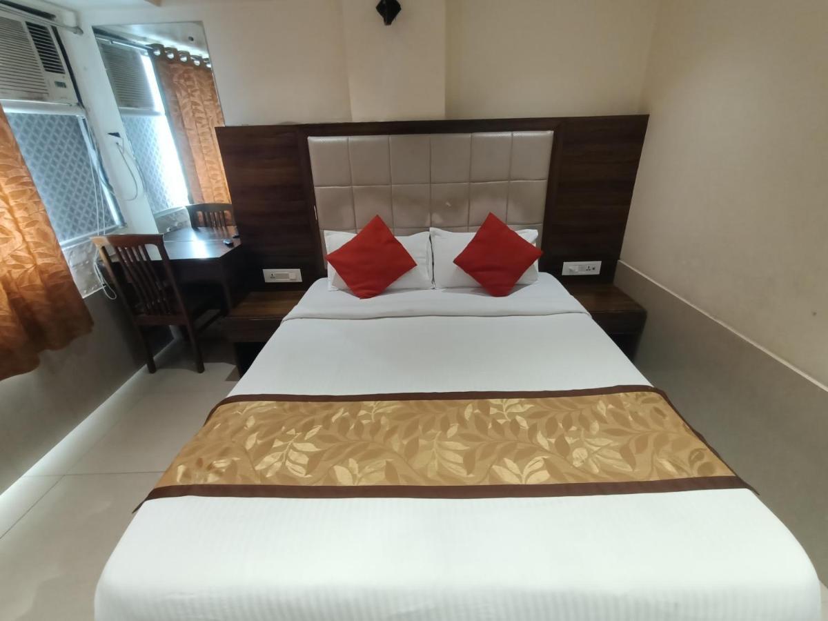 Fabhotel Regal Inn Bombaim Exterior foto