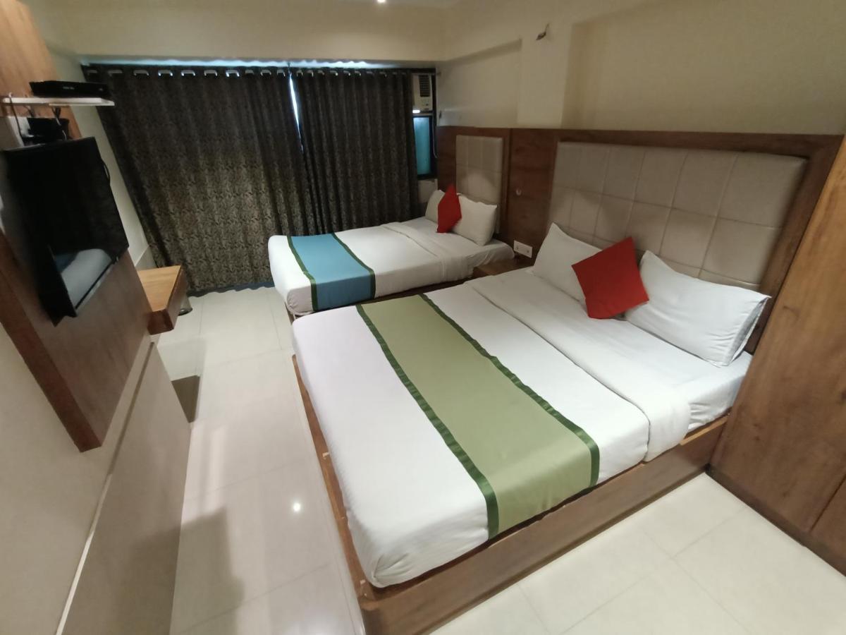 Fabhotel Regal Inn Bombaim Exterior foto