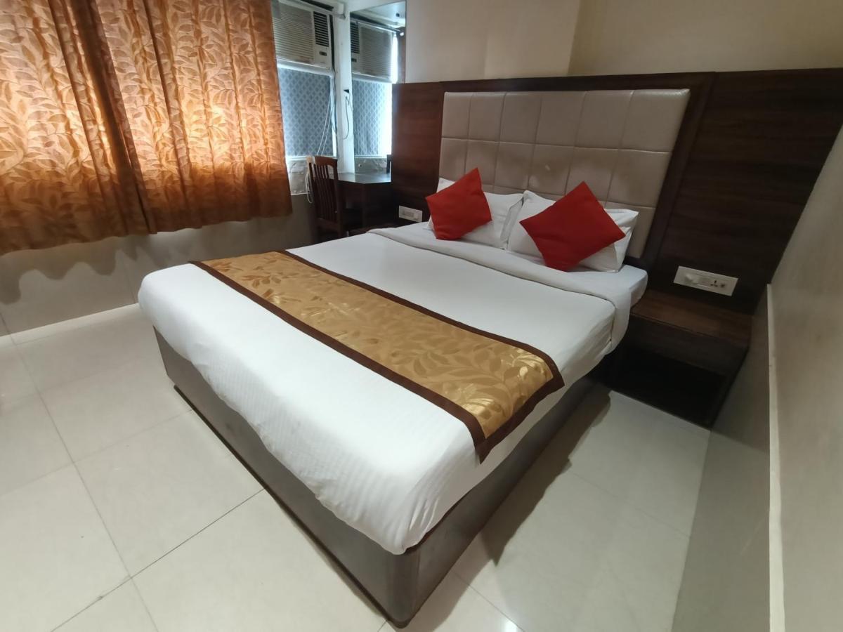 Fabhotel Regal Inn Bombaim Exterior foto