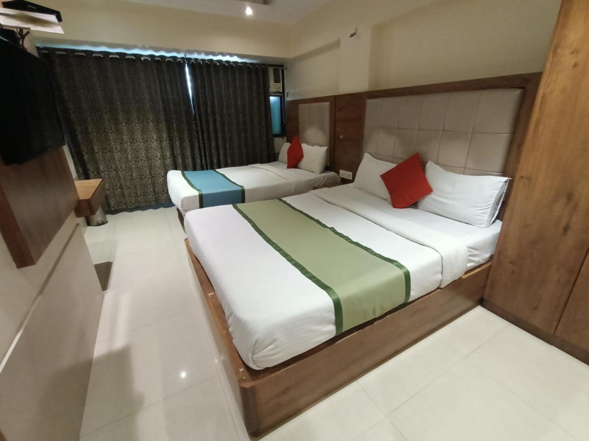 Fabhotel Regal Inn Bombaim Exterior foto