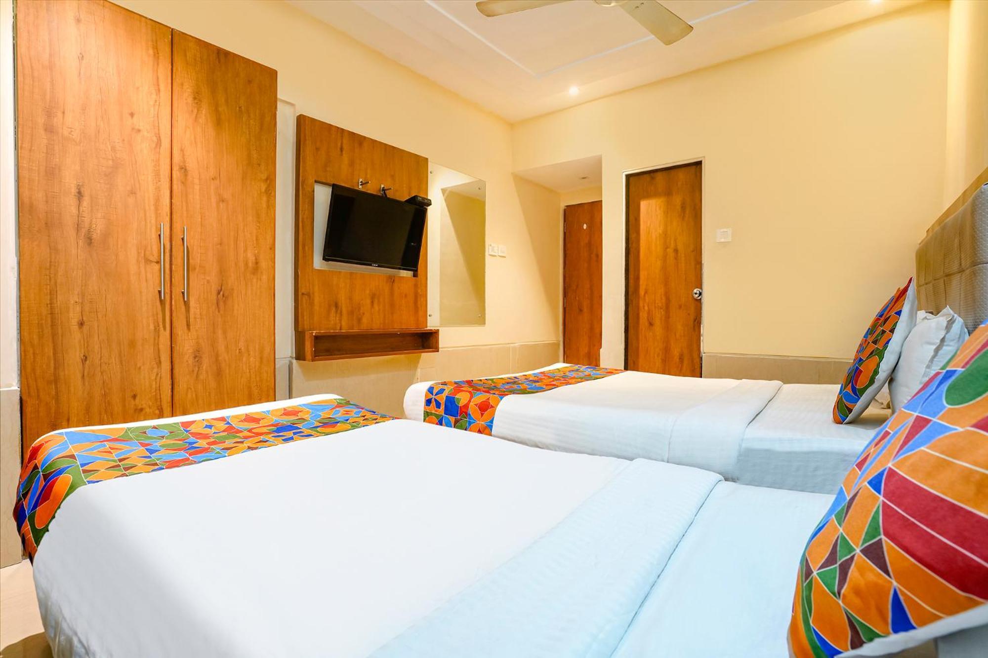 Fabhotel Regal Inn Bombaim Exterior foto