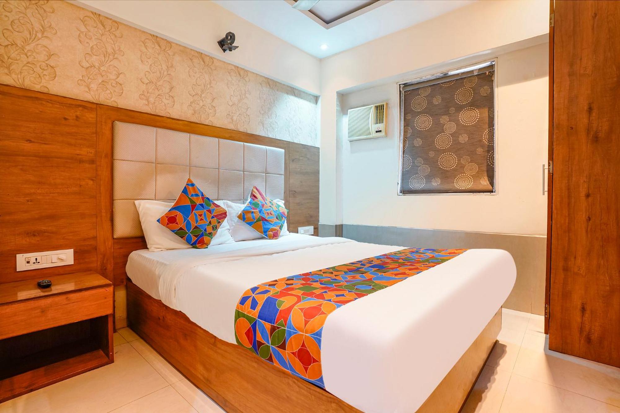 Fabhotel Regal Inn Bombaim Exterior foto