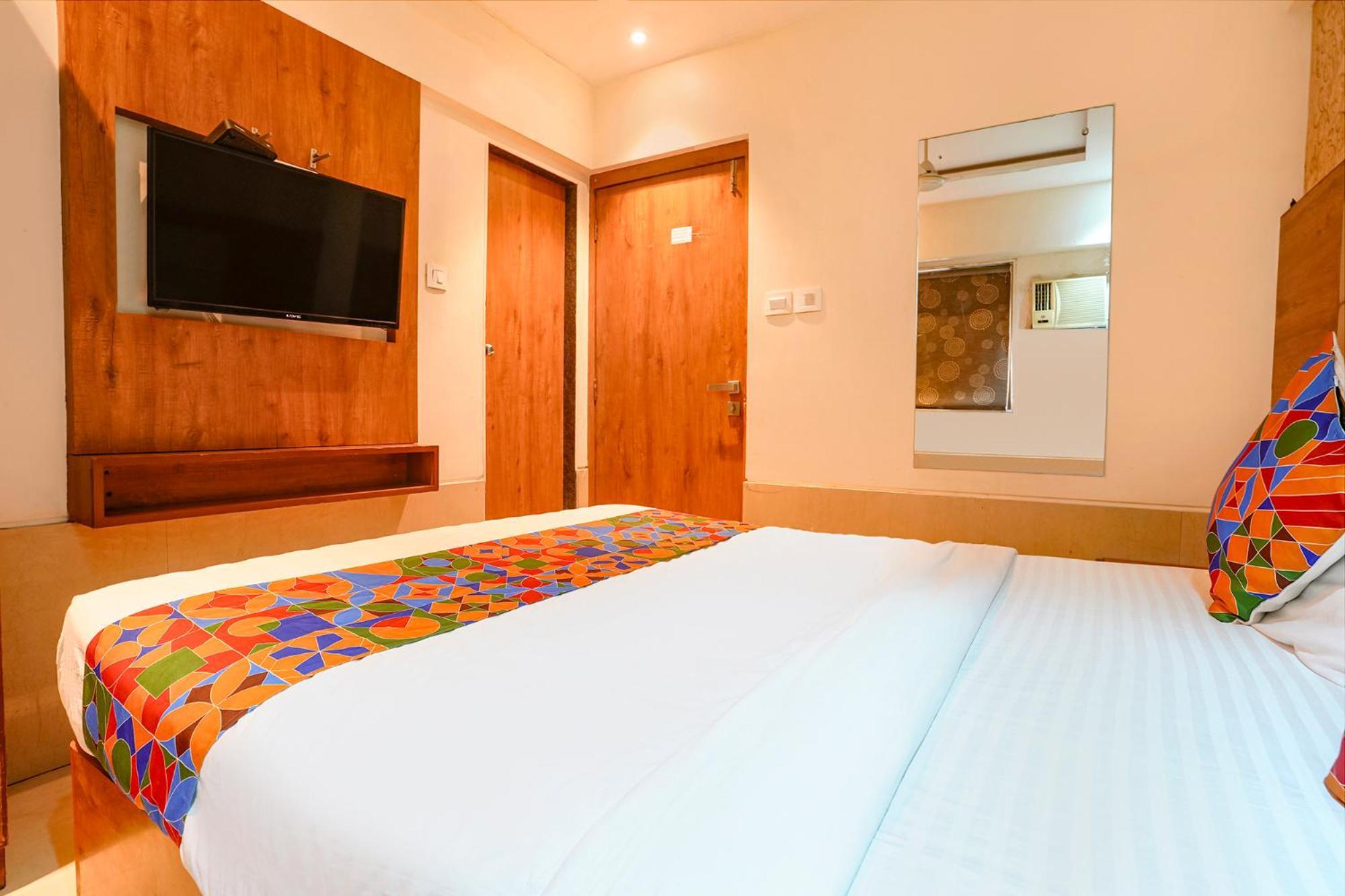 Fabhotel Regal Inn Bombaim Exterior foto